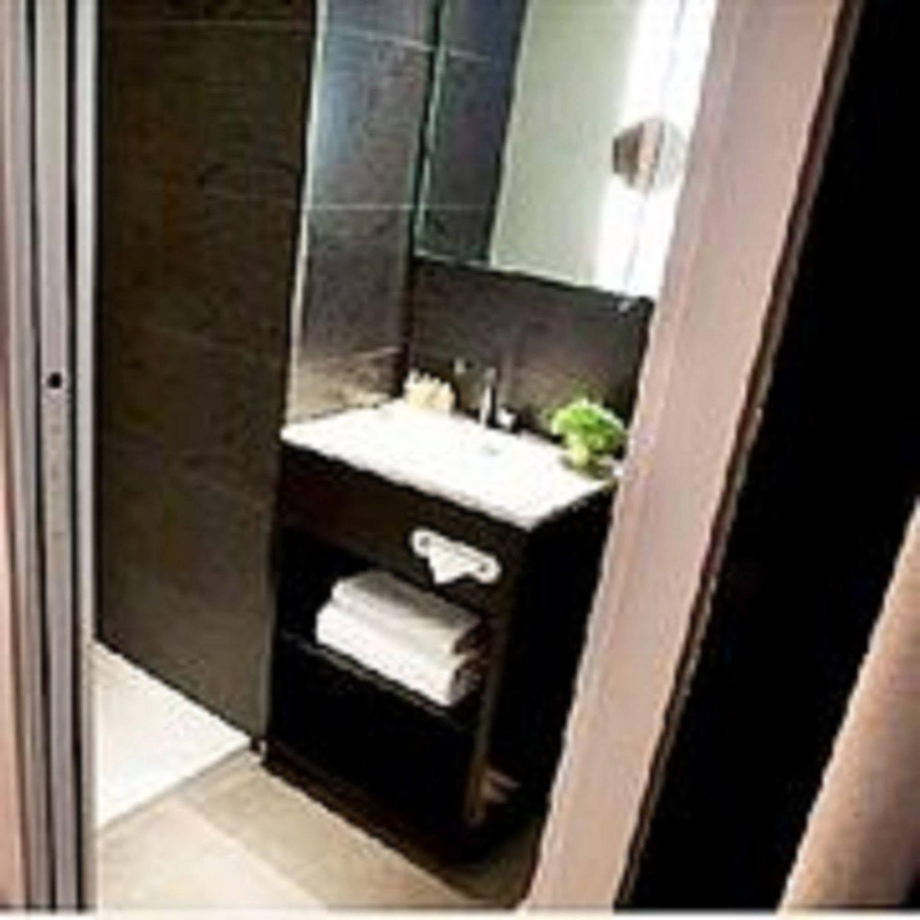 Hotel Caron Le Marais Paris Exterior photo