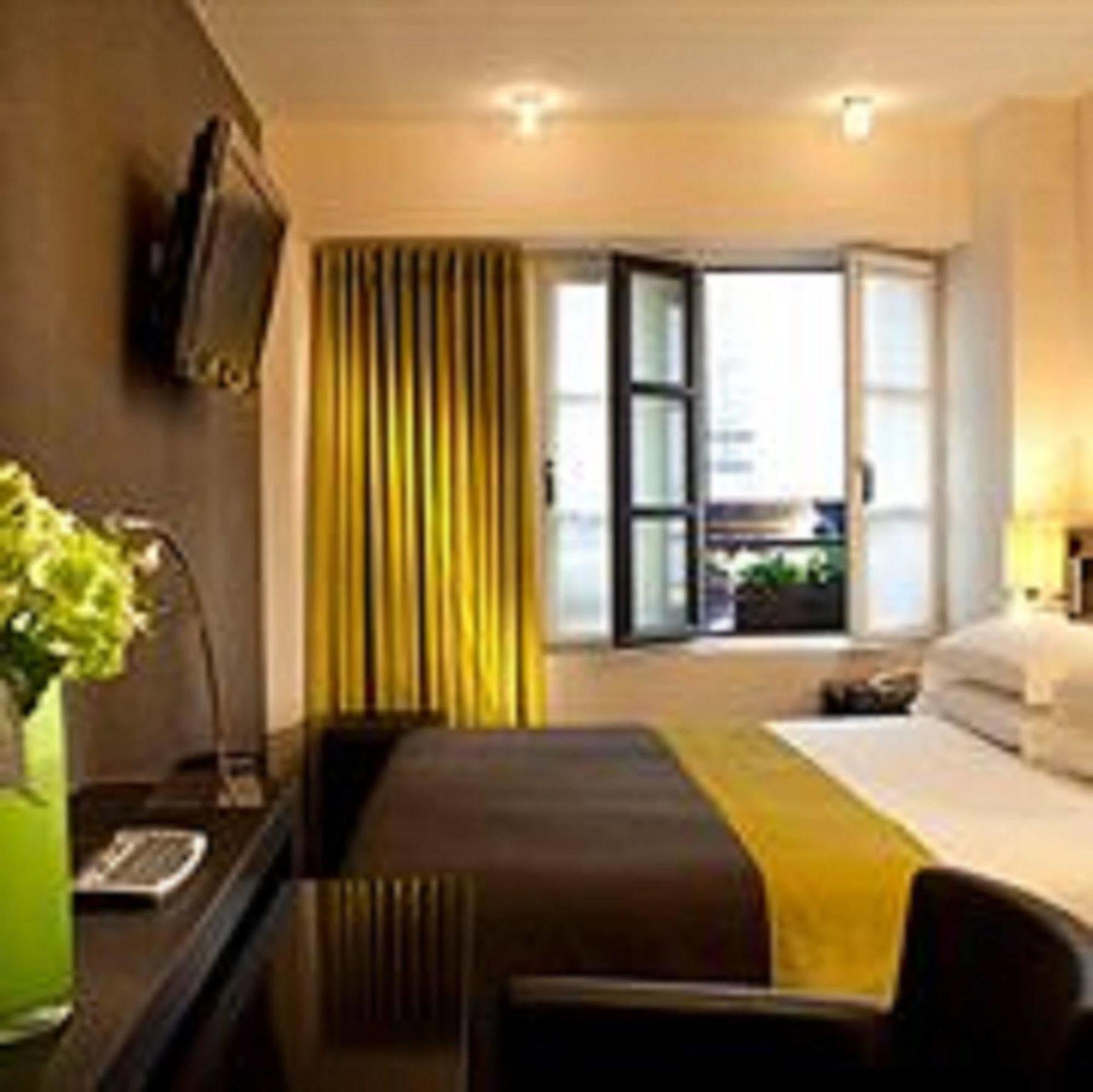 Hotel Caron Le Marais Paris Exterior photo