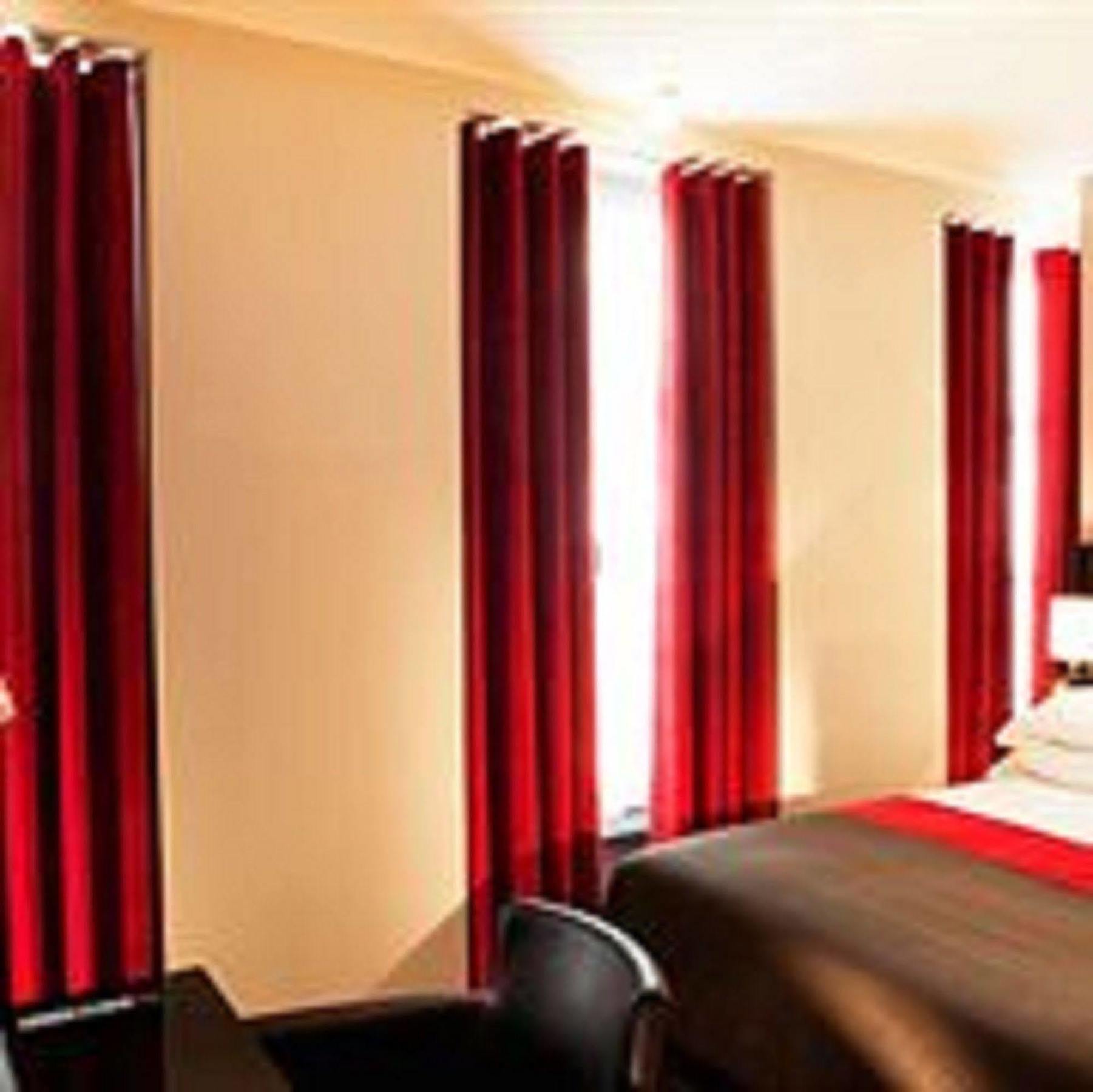 Hotel Caron Le Marais Paris Exterior photo